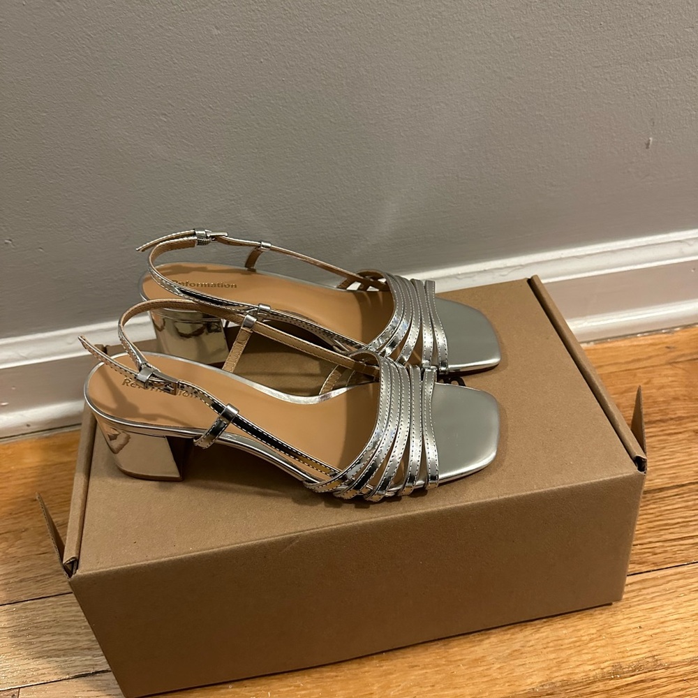 Reformation Eleonora Sling Back Block Heel Sandals - Picture 3 of 13